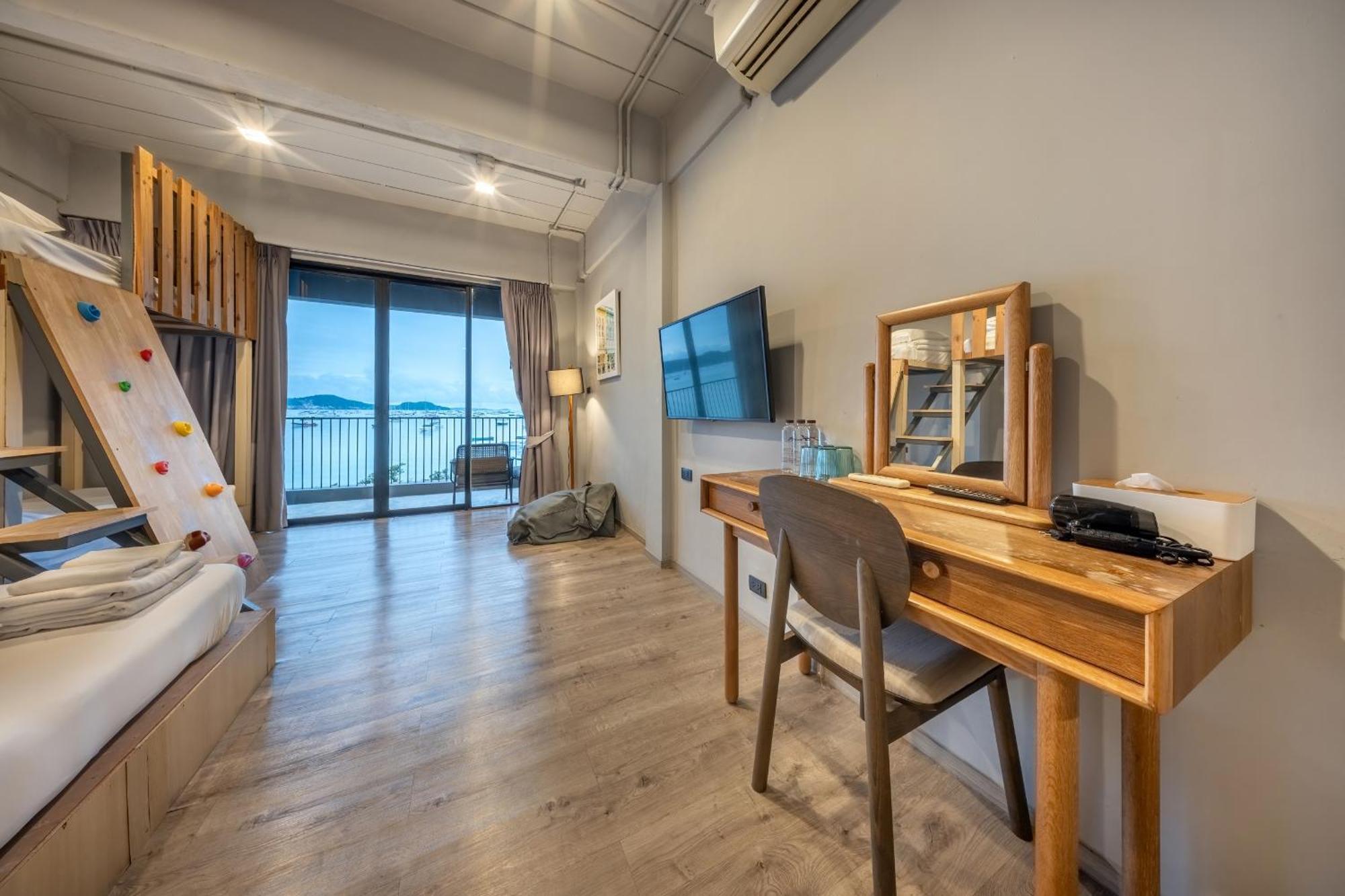 Shin Arch39 Phuket Beach Front - Sha Plus Chalong Exterior photo