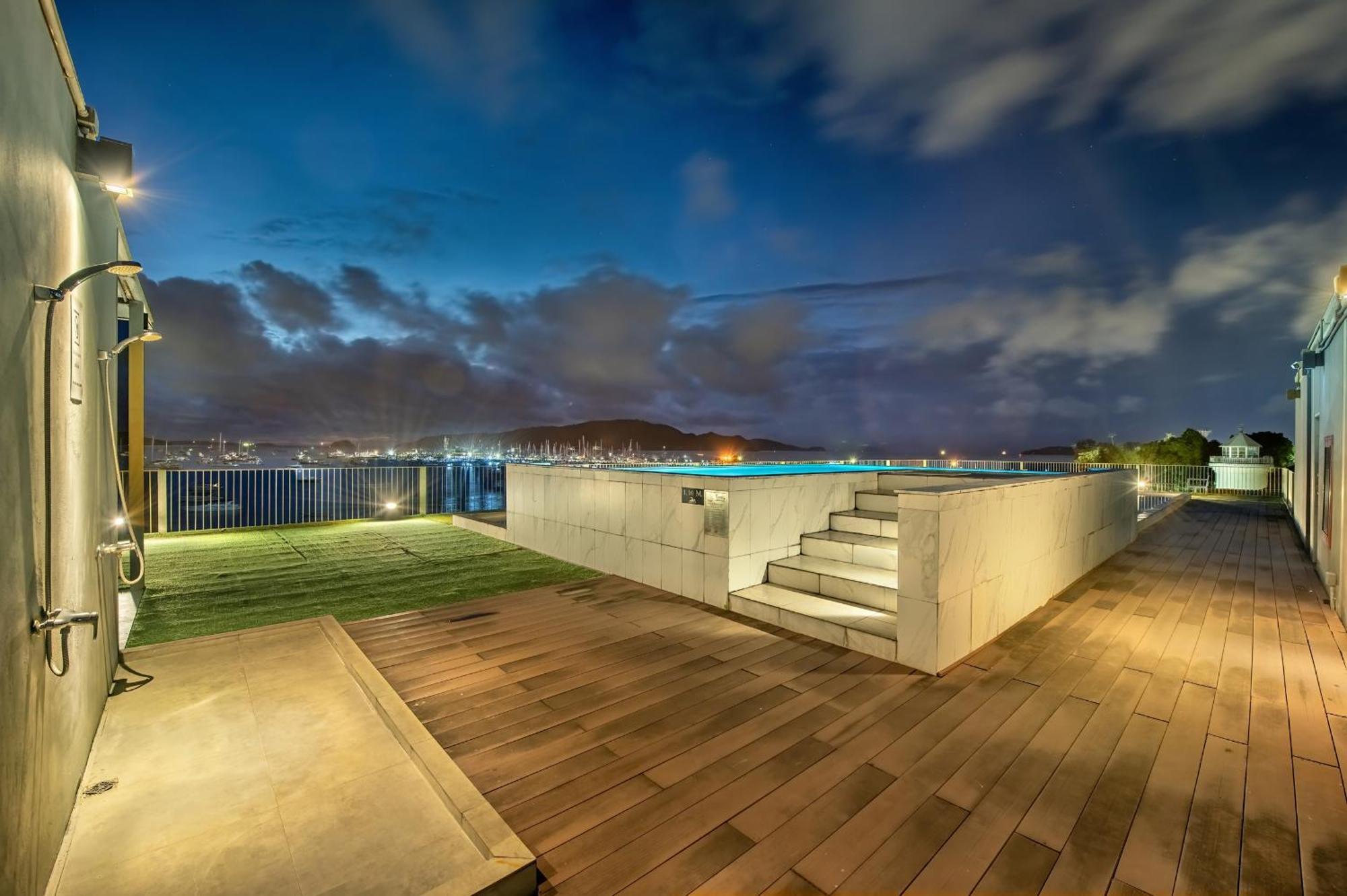 Shin Arch39 Phuket Beach Front - Sha Plus Chalong Exterior photo
