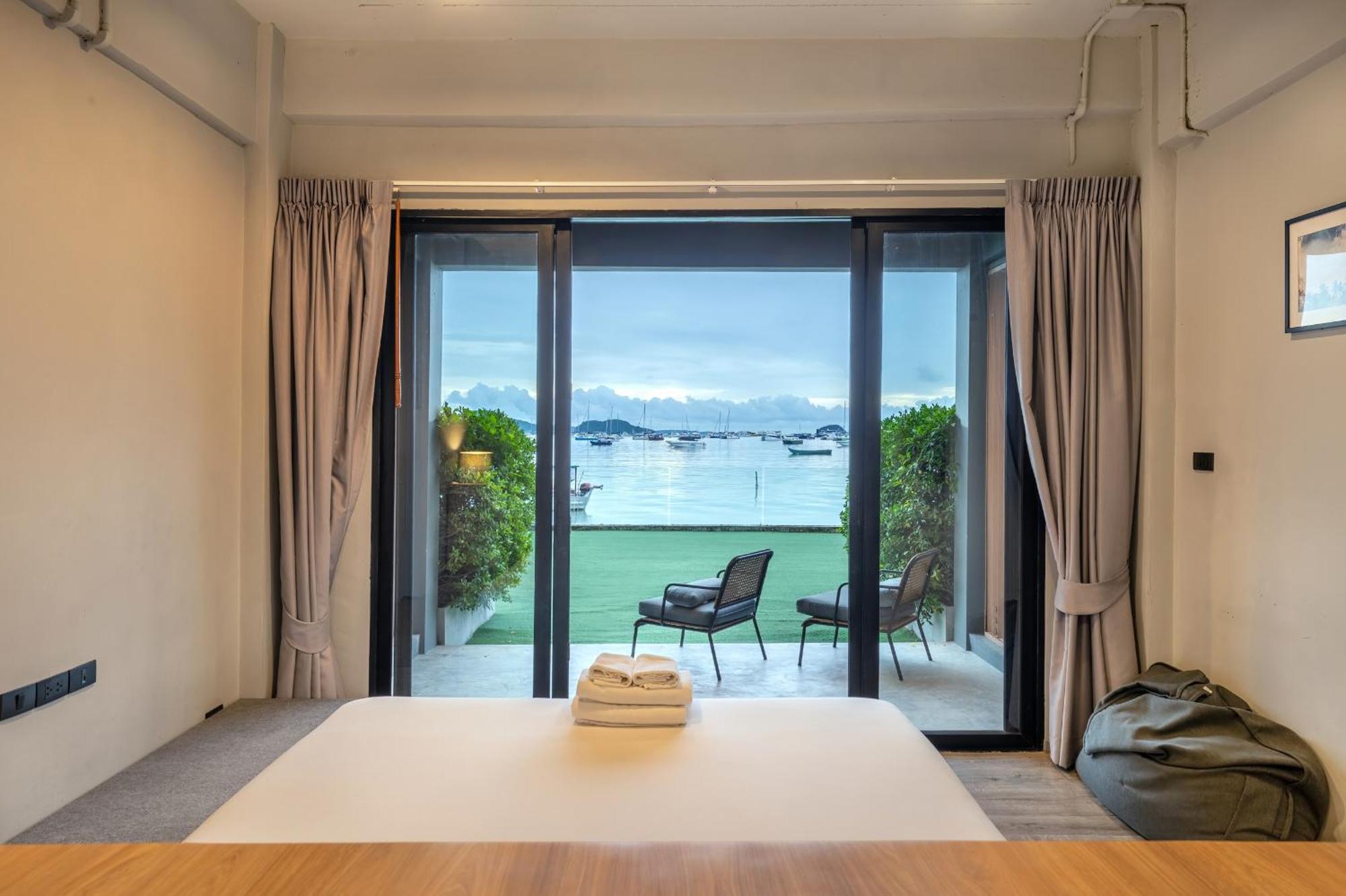 Shin Arch39 Phuket Beach Front - Sha Plus Chalong Exterior photo