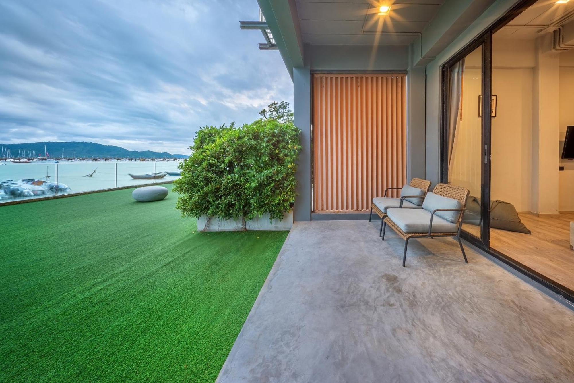 Shin Arch39 Phuket Beach Front - Sha Plus Chalong Exterior photo