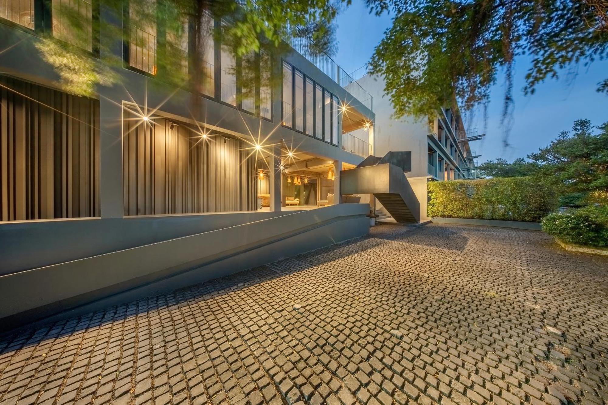 Shin Arch39 Phuket Beach Front - Sha Plus Chalong Exterior photo