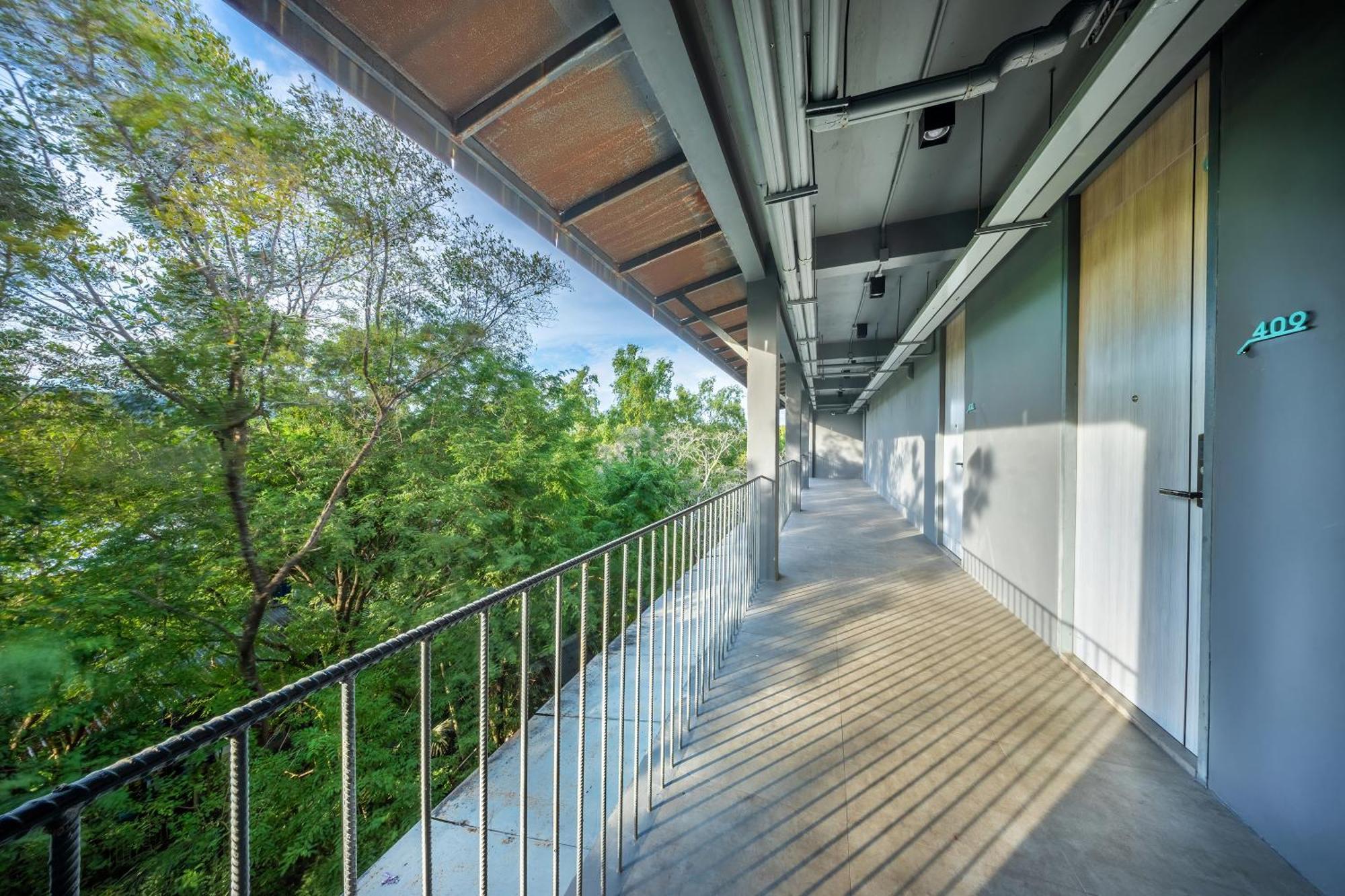 Shin Arch39 Phuket Beach Front - Sha Plus Chalong Exterior photo